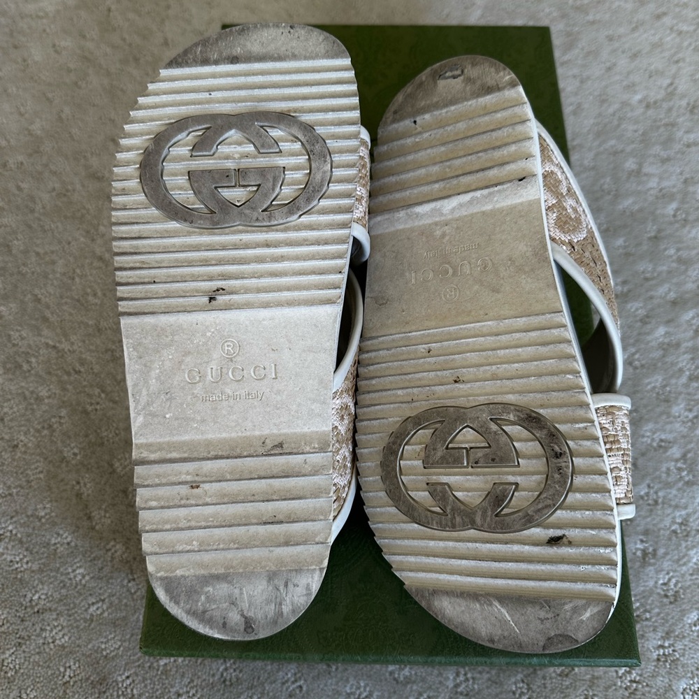 GUCCI Crossover Strap Raffia And Leather Sandals - Picture 13 of 14
